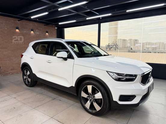 VOLVO-XC40-2.0 T4 GASOLINA MOMENTUM GEARTRONIC VOLVO-XC40-2020