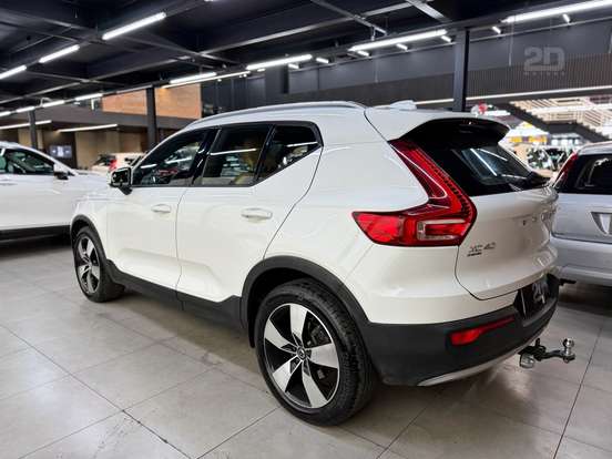 VOLVO-XC40-2.0 T4 GASOLINA MOMENTUM GEARTRONIC VOLVO-XC40-2020