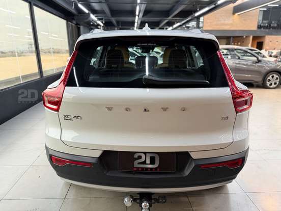 VOLVO-XC40-2.0 T4 GASOLINA MOMENTUM GEARTRONIC VOLVO-XC40-2020