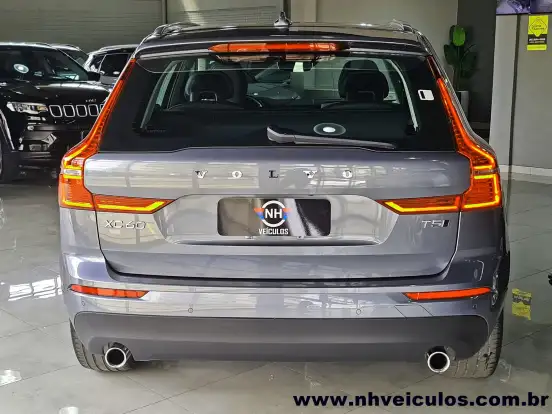 VOLVO-XC60-2018