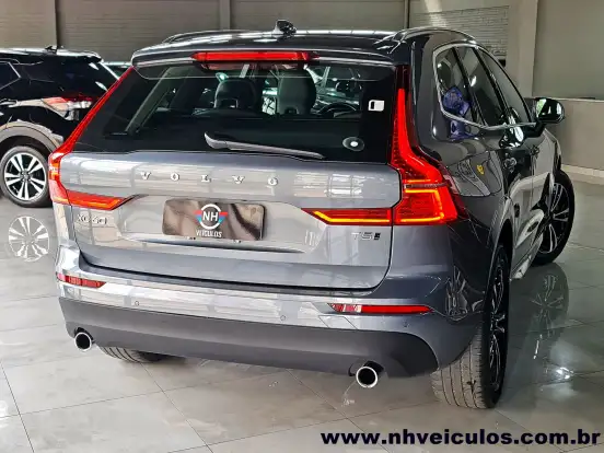 VOLVO-XC60-2.0 T5 GASOLINA MOMENTUM AWD GEARTRONIC VOLVO-XC60-2018