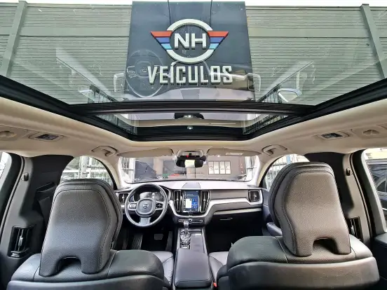 VOLVO-XC60-2.0 T5 GASOLINA MOMENTUM AWD GEARTRONIC VOLVO-XC60-2018