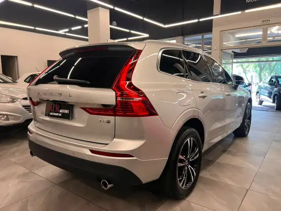 VOLVO-XC60-2020