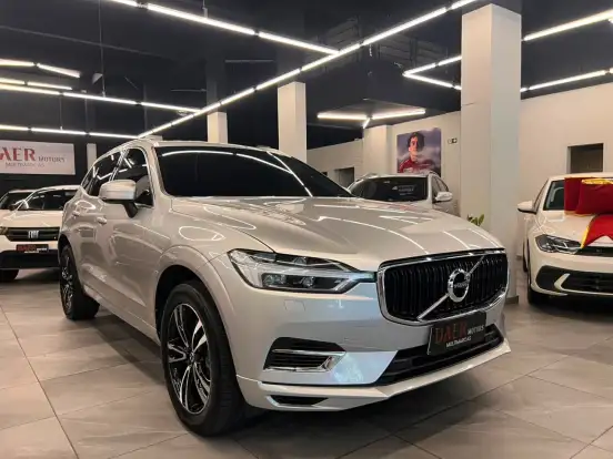 VOLVO-XC60-2020