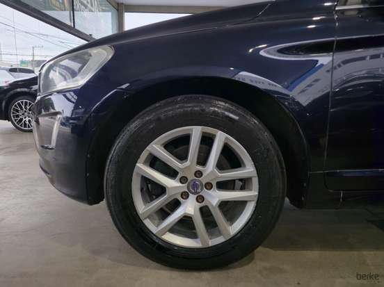 VOLVO-XC60-2016