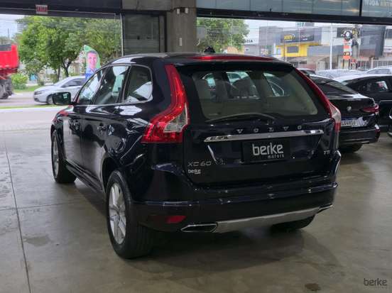 VOLVO-XC60-2016