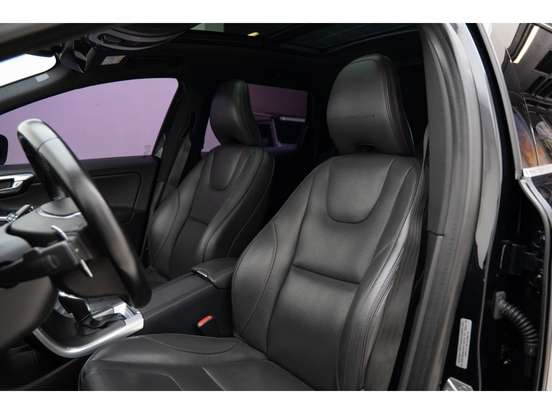 VOLVO-XC60-2015