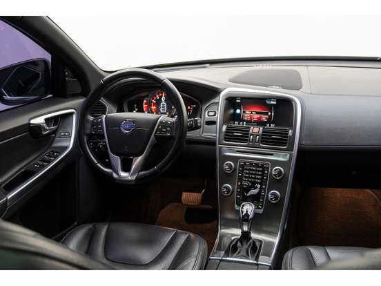 VOLVO-XC60-2.0 T6 INSCRIPTION TURBO GASOLINA 4P AUTOMÁTICO VOLVO-XC60-2015