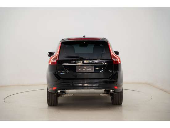 VOLVO-XC60-2015