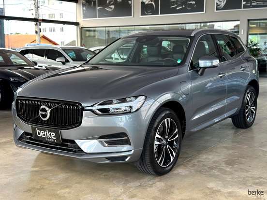 VOLVO-XC60-2020