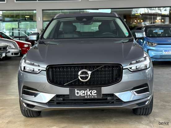 VOLVO-XC60-2020