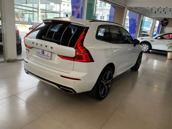 VOLVO-XC60-2021