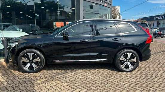 VOLVO-XC60-2022