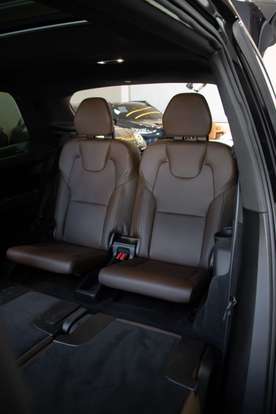 VOLVO-XC90-2021