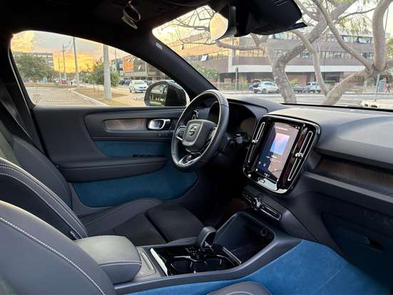 VOLVO-C40-P8 RECHARGE PURE ELECTRIC AWD VOLVO-C40-2021