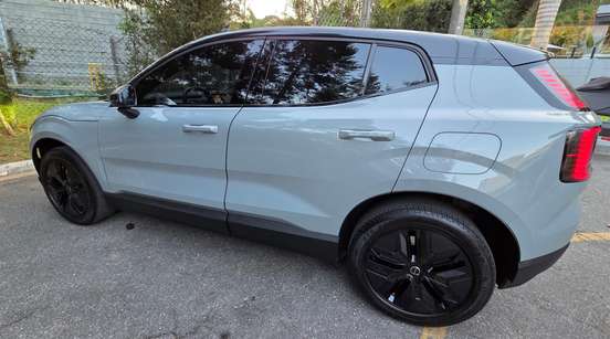 VOLVO-EX30-2024