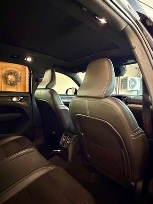 VOLVO-XC40-2020