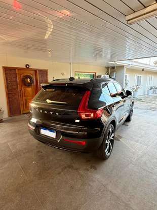VOLVO-XC40-2020