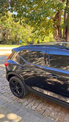 VOLVO-XC40-2018