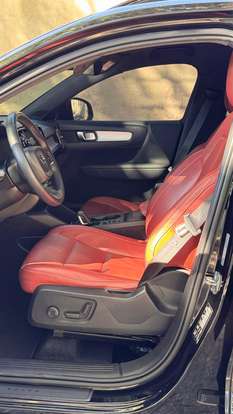 VOLVO-XC40-2018