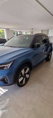 VOLVO-XC40-2022