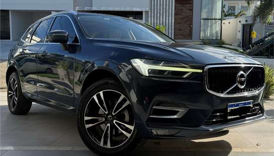 VOLVO-XC60-2017