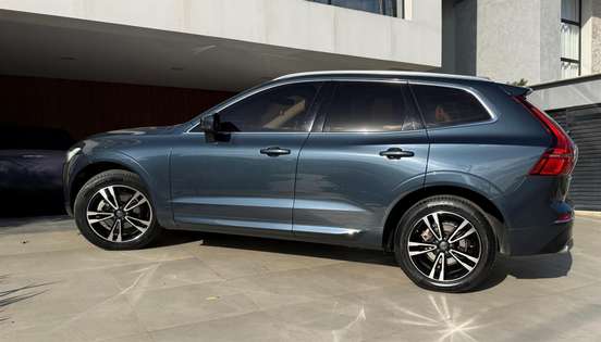 VOLVO-XC60-2.0 T5 GASOLINA MOMENTUM AWD GEARTRONIC VOLVO-XC60-2017
