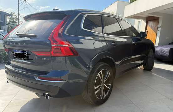 VOLVO-XC60-2017