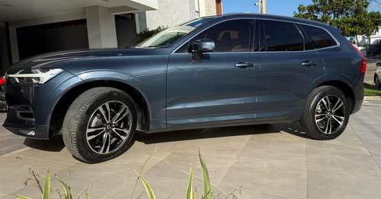 VOLVO-XC60-2017