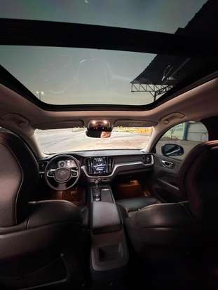 VOLVO-XC60-2.0 T5 GASOLINA MOMENTUM AWD GEARTRONIC VOLVO-XC60-2019