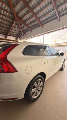 VOLVO-XC60-2016