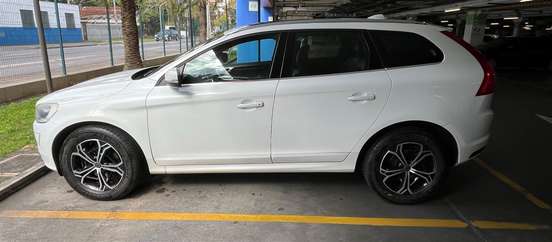 VOLVO-XC60-2.4 D5 MOMENTUM DIESEL AWD 4P AUTOMÁTICO VOLVO-XC60-2016