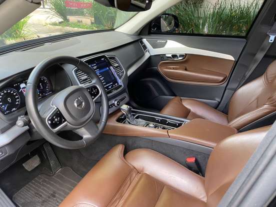 VOLVO-XC90-2019