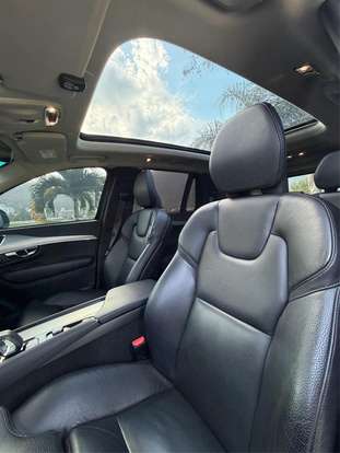 VOLVO-XC90-2022