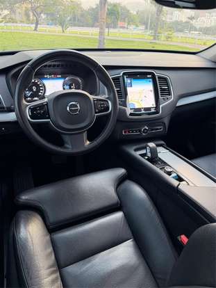VOLVO-XC90-2022