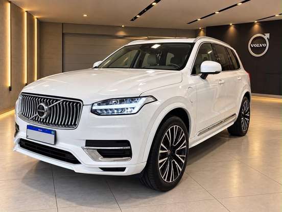 VOLVO-XC90-2023
