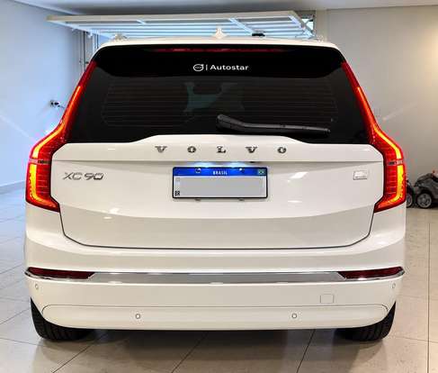 VOLVO-XC90-2023