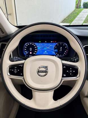 VOLVO-XC90-2023