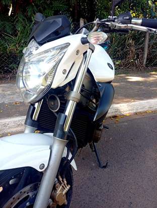 YAMAHA-XJ6 N-2010