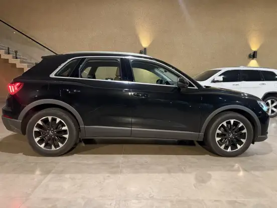 AUDI-Q3-2020