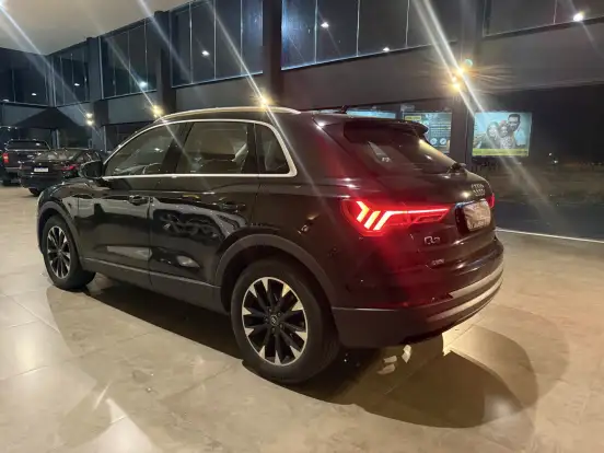 AUDI-Q3-2020