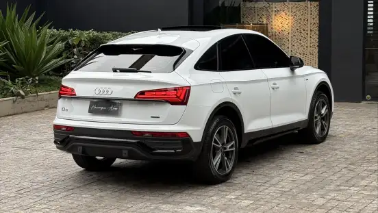 AUDI-Q5-2023