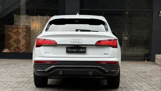 AUDI-Q5-2023