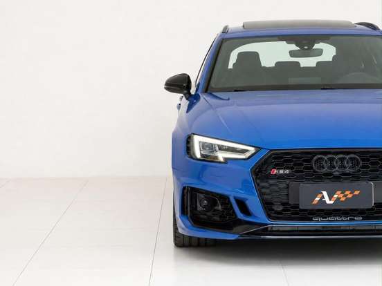 AUDI-RS4-2018