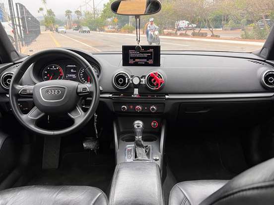 AUDI-A3-1.4 TFSI SEDAN ATTRACTION 16V GASOLINA 4P S-TRONIC AUDI-A3-2014
