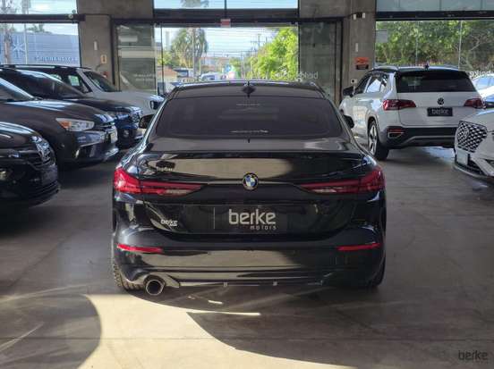 BMW-218i-2021