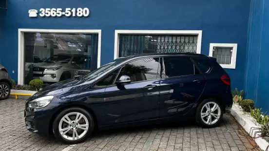 BMW-220i-2018