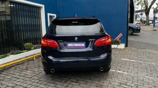 BMW-220i-2018