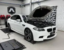 BMW M5 4.4 V8 32V GASOLINA 4P AUTOMÁTICO BMW M5 4.4 V8 32V GASOLINA 4P AUTOMÁTICO