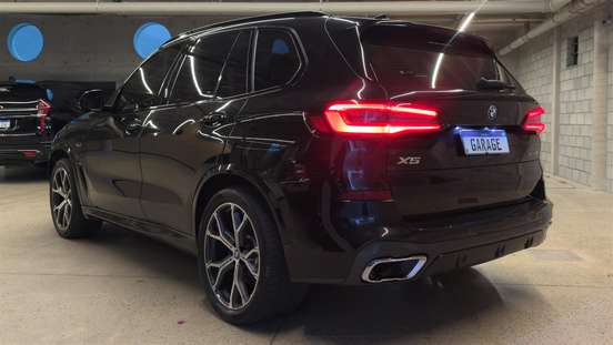 BMW-X5-2022